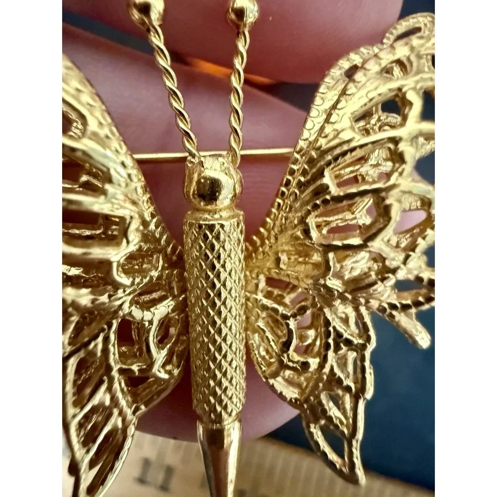 Vintage Signed Monet Gold Tone Butterfly Brooch Pin 3D Elegant 1
